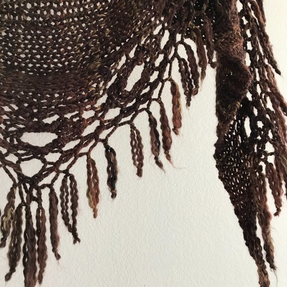 NEW Handmade Triangular Bulky Beauty Lace Sequoia Shawl, 102"L & 37"D - Picture 10 of 13